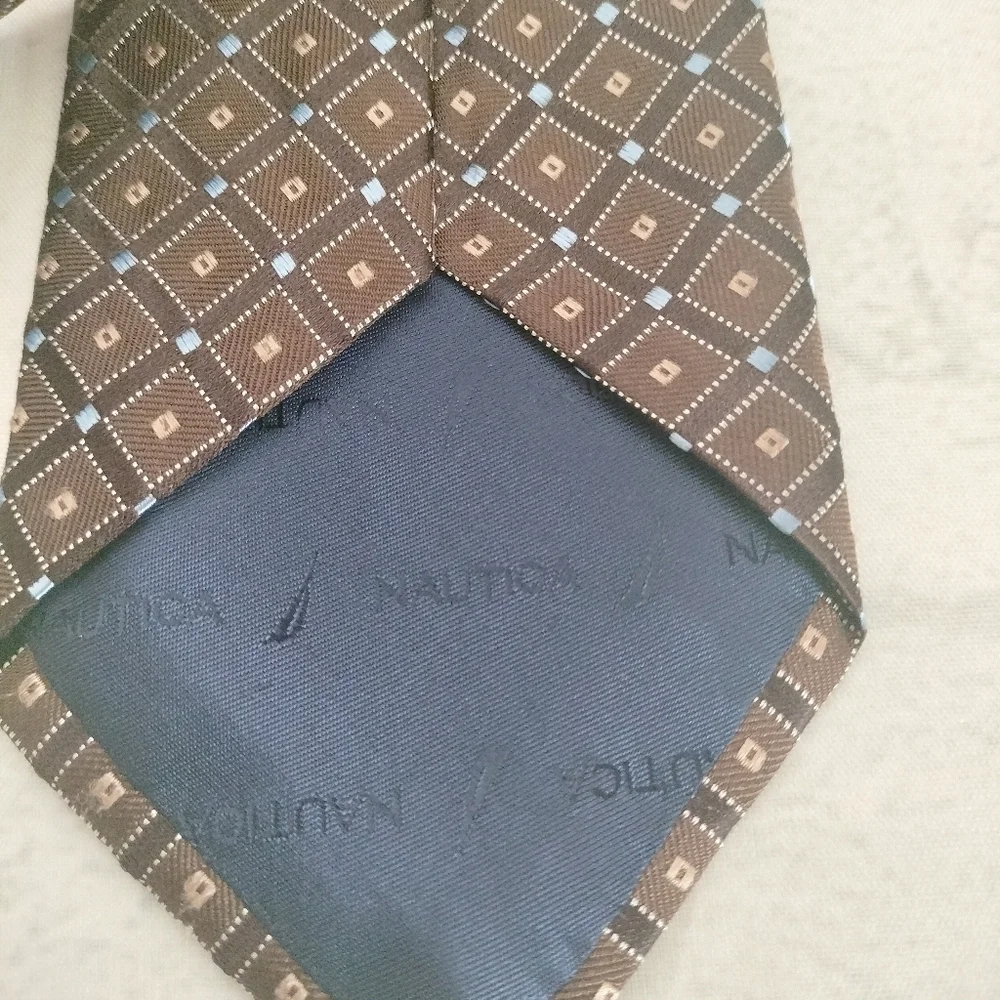 Nautica Brown Blue Geometric  Woven Men's Tie Necktie Silk Made in USA Formal